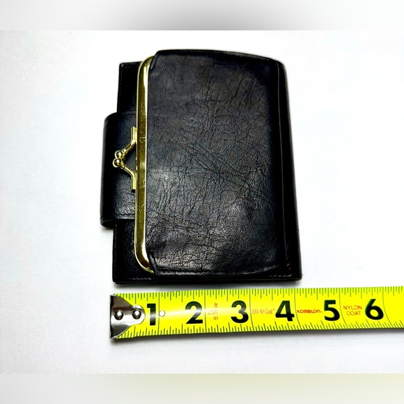 Black Leather Wallet with Embossed Logo Julia Buxton - Picture 7 of 12